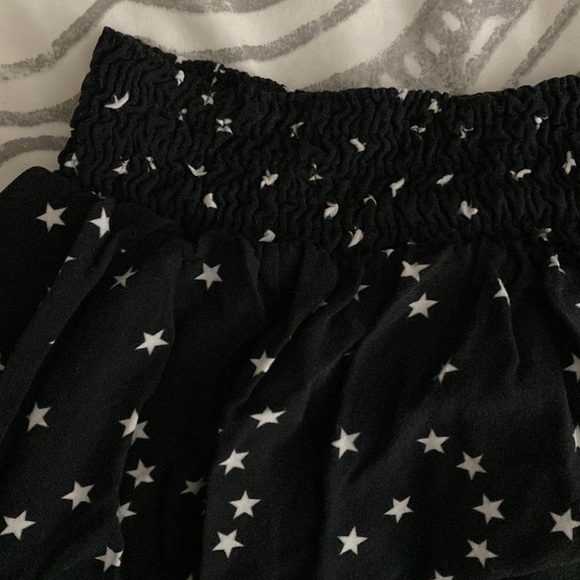 Subdued Ruffle Mini ⭐️ ⭐️ ⭐️ - Picture 2 of 4